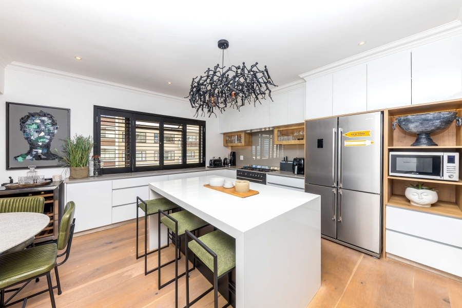 3 Bedroom Property for Sale in Sea Point Western Cape